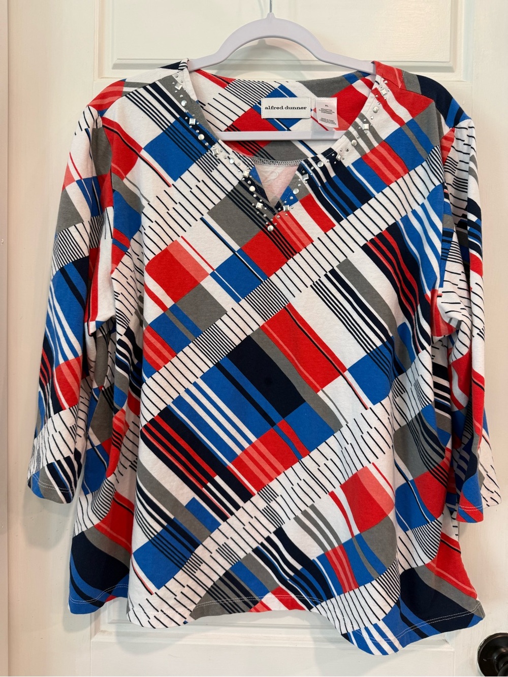 Alfred Dunner XL Red Blue Geometric Print Embellished V Neck 3/4 Sleeve Top